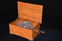  Edelweiss Disc Music Box in precious wood housing