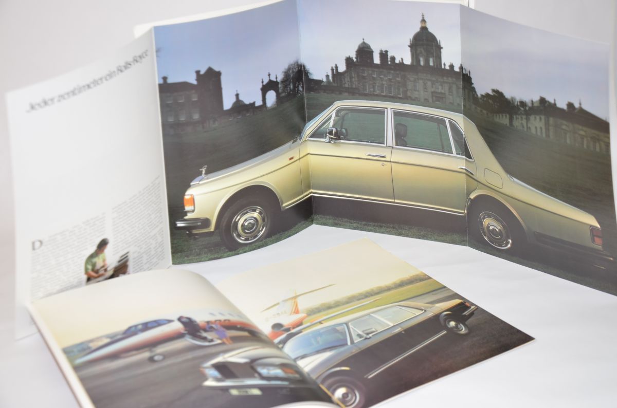 2 Rolls-Royce sales brochures "Silver Spur" & "Silver Spirit (In German)"