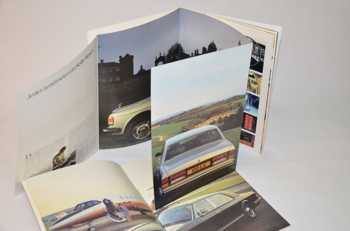 2 Rolls-Royce sales brochures "Silver Spur" & "Silver Spirit (In German)"