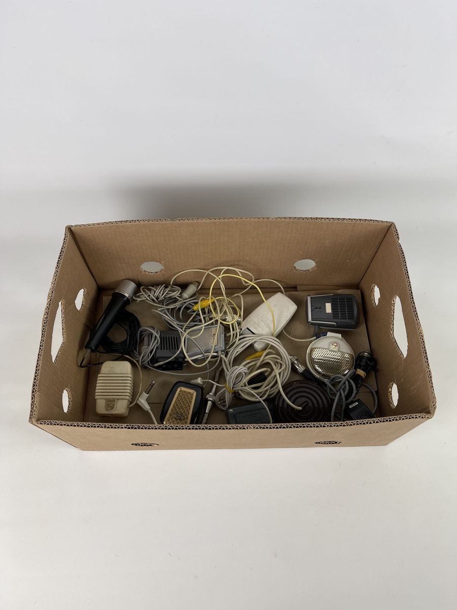 A Lot of 11 Vintage Microphones - Philips, Labor W, Körting