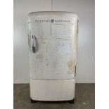 1950s USA General Electric Refrigerator